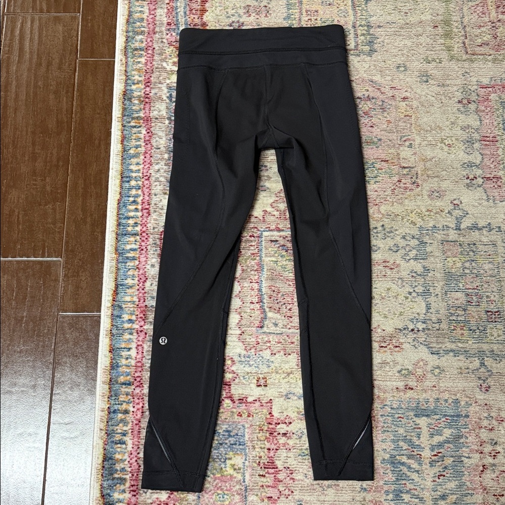 Lululemon size 4 Black Active Zip-Pocket Leggings - Picture 7 of 8